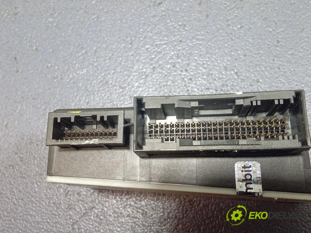 Renault Megane 2009 kokpit,pristrojová doska 681000020R