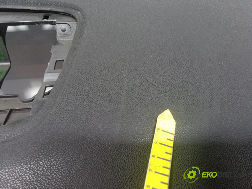 Renault Megane 2009 kokpit,pristrojová doska 681000020R