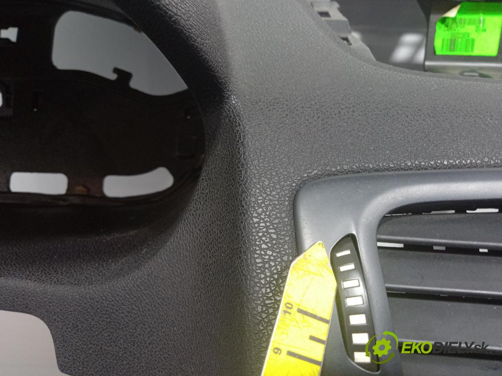 Renault Megane 2009 kokpit,pristrojová doska 681000020R