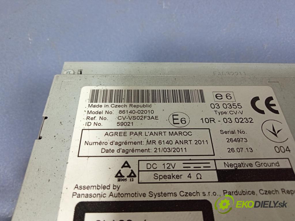 Toyota Auris 2013 Radio I Navigácia: 86140-02010