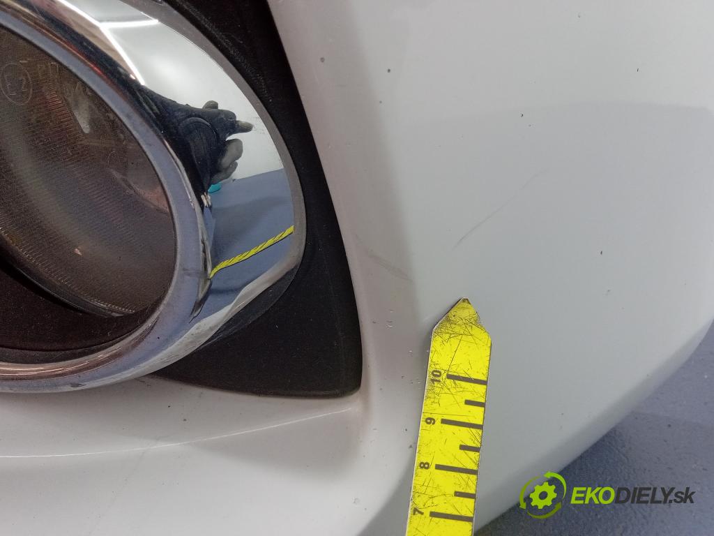 Toyota Auris 2013 nárazník před 52119-02A20
