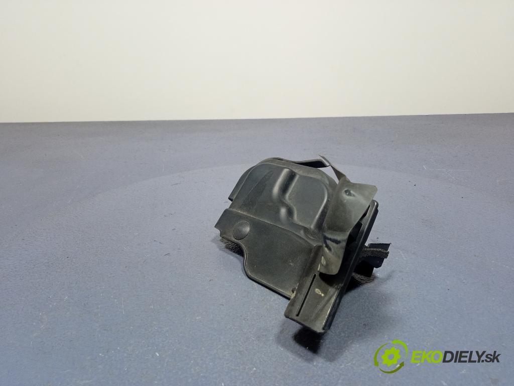 Toyota Auris 2013 torpédo 53826-02041