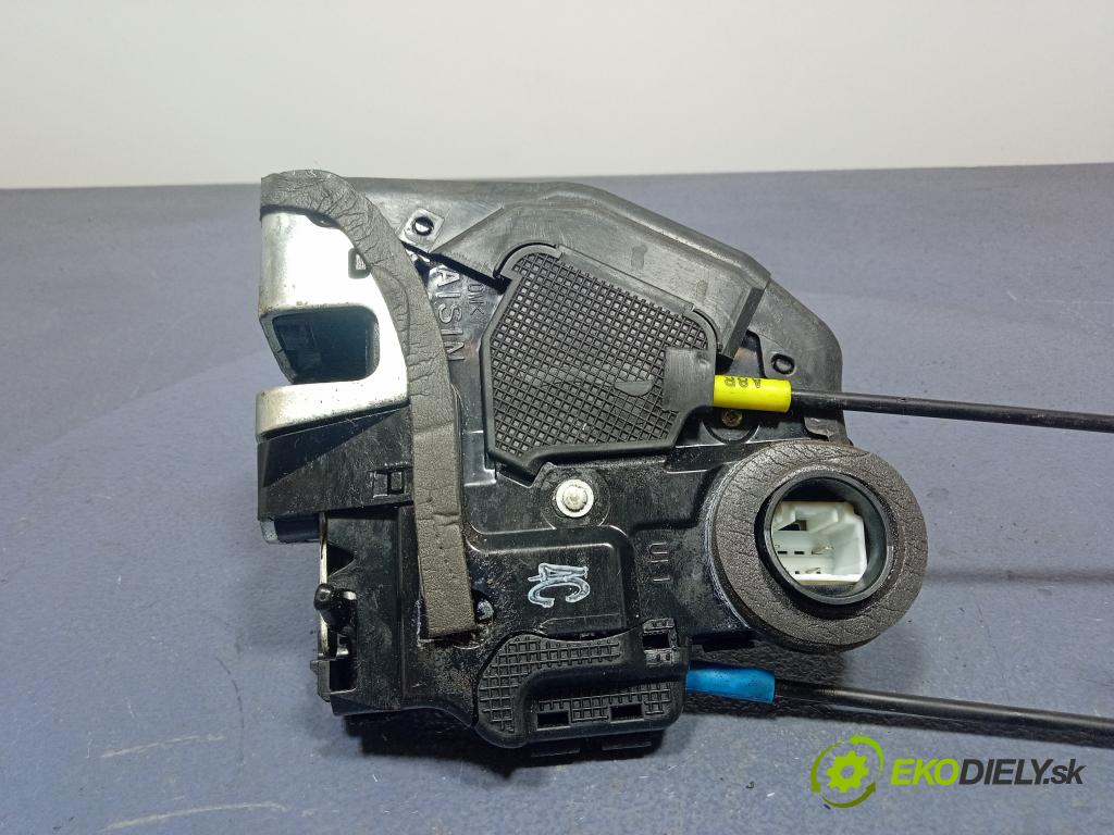Toyota Auris 2013 zámek dveře Zad: Levý: 01