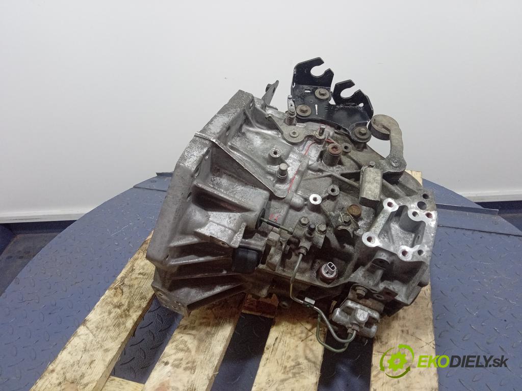 Toyota Auris 2013 prevodovka Manualna 01