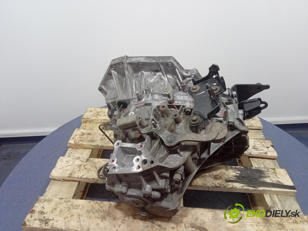 Toyota Auris 2013 prevodovka Manualna 01