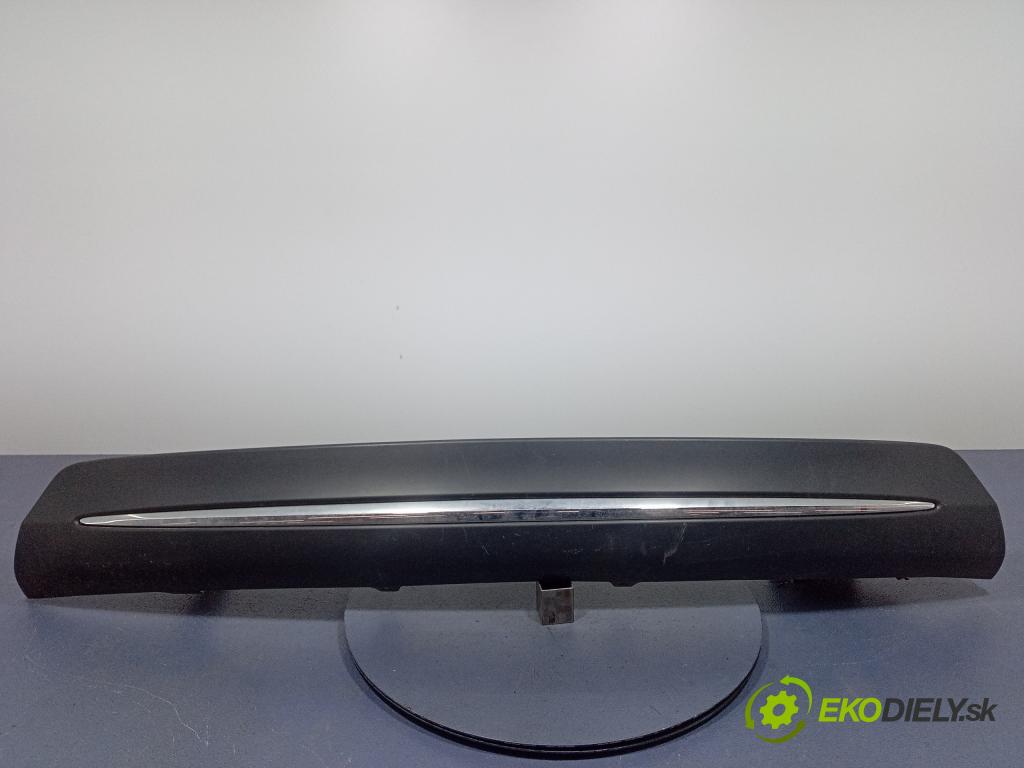 Toyota Auris 2013 nárazník Zad: 52453-02060