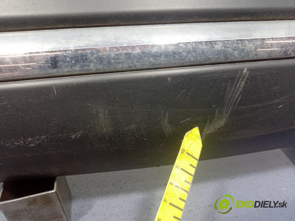 Toyota Auris 2013 nárazník Zad: 52453-02060