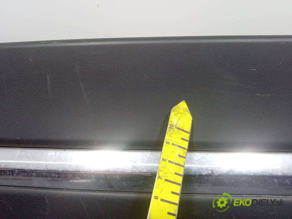 Toyota Auris 2013 nárazník Zad: 52453-02060