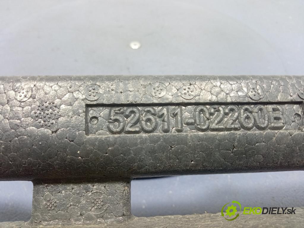 Toyota Auris 2013 nárazník před 52611-02260B