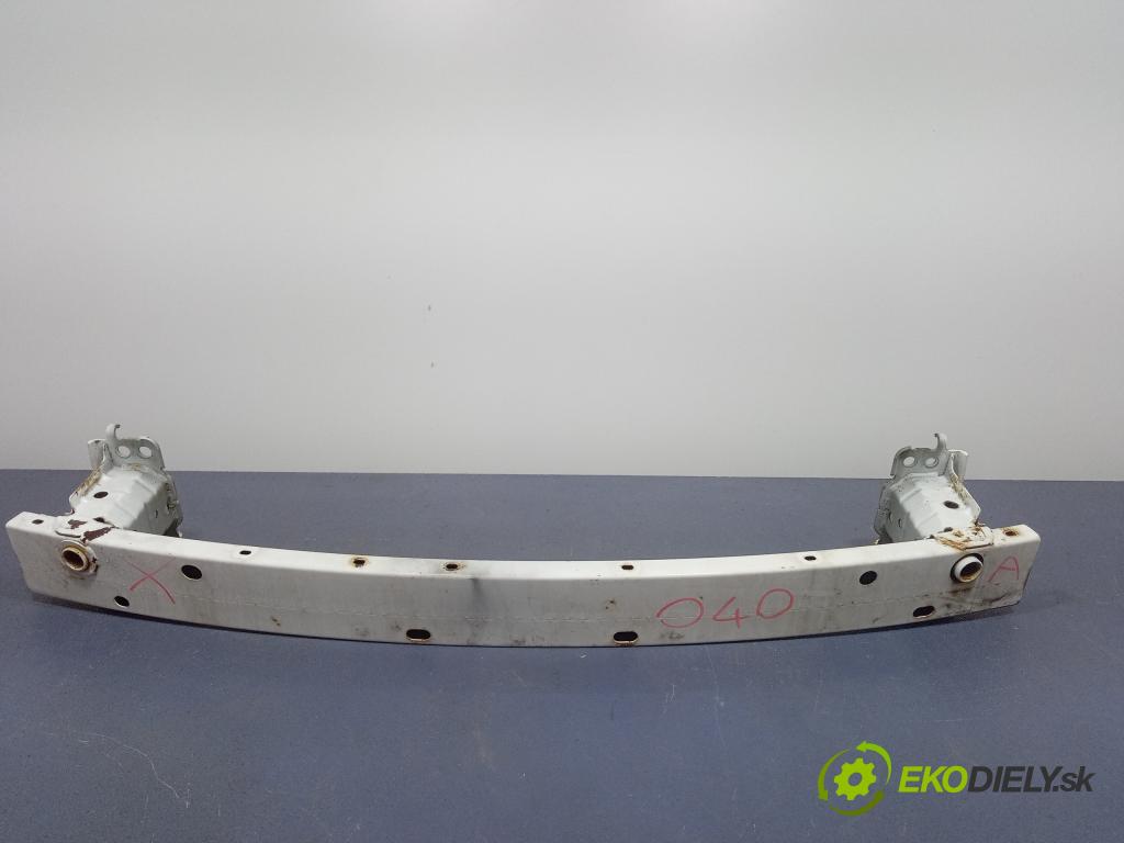Toyota Auris 2013 výztuha narazník před 52021-02230