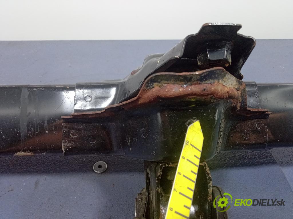 Toyota Auris 2013 výztuha Čelní / stěna Přední 01