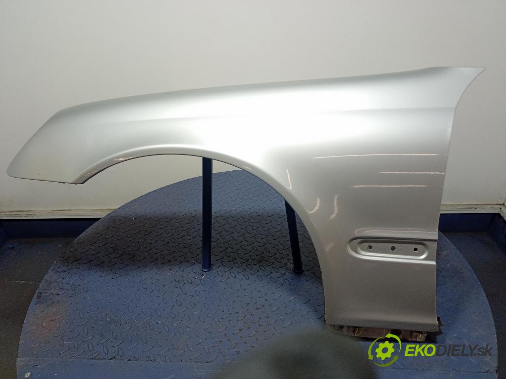 Mercedes C-klasa 2004 blatnik před Levý: 01