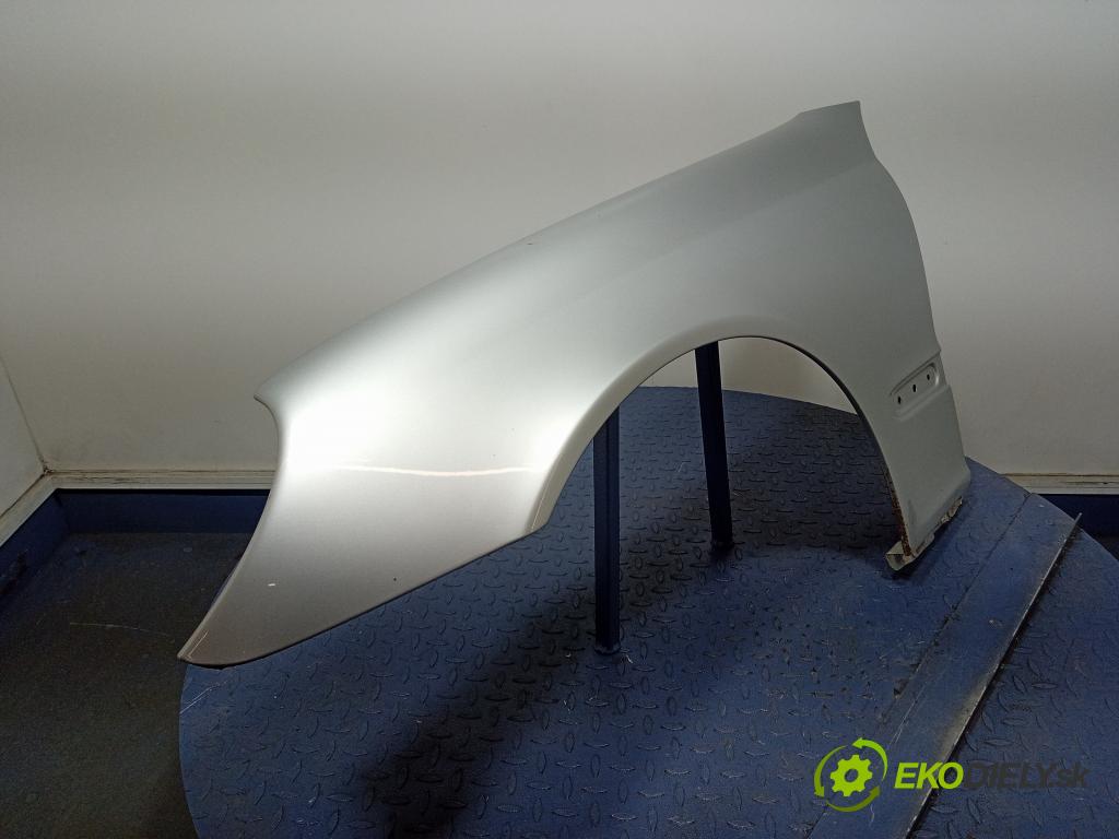 Mercedes C-klasa 2004 blatnik před Levý: 01
