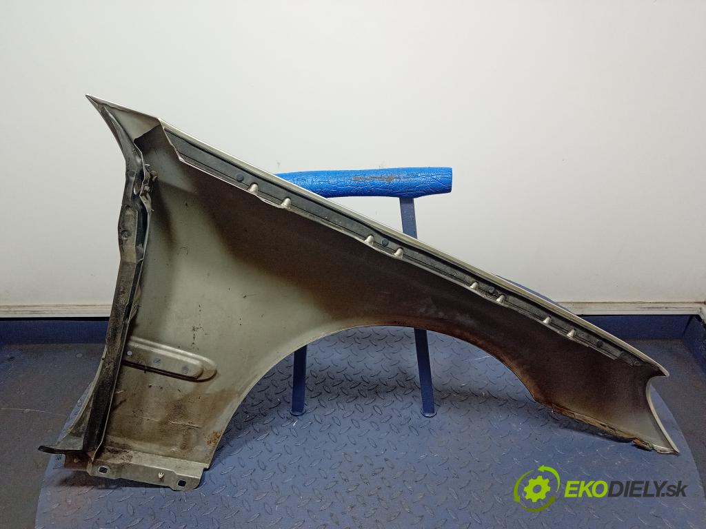 Mercedes C-klasa 2004 blatnik před Levý: 01