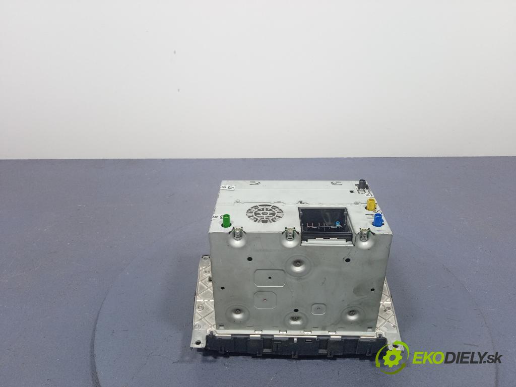 Mercedes C-klasa 2004 Radio I Navigácia: A2038703589