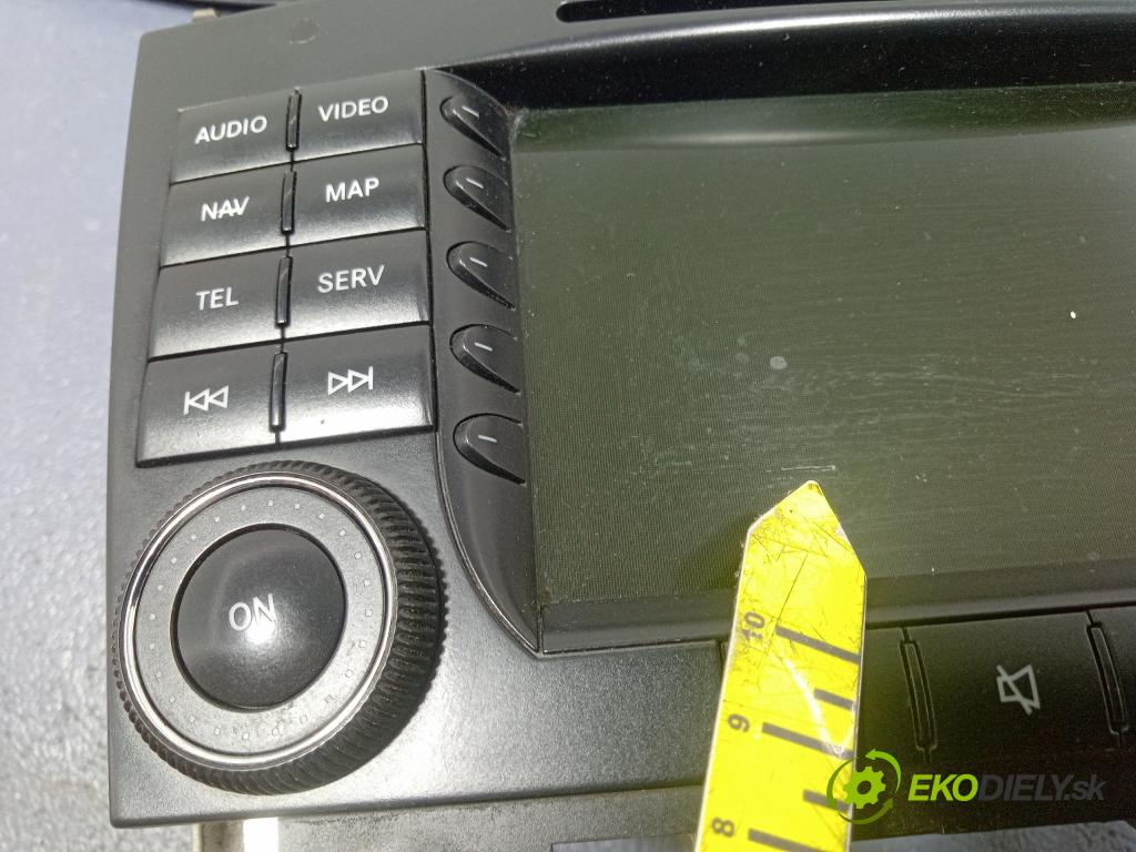 Mercedes C-klasa 2004 Radio I Navigácia: A2038703589