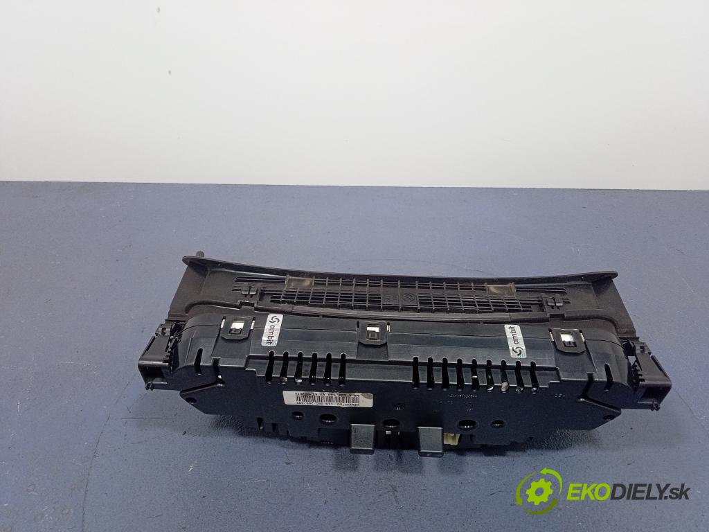 Mercedes C-klasa 2004 prístrojovka/ budíky 2035404947