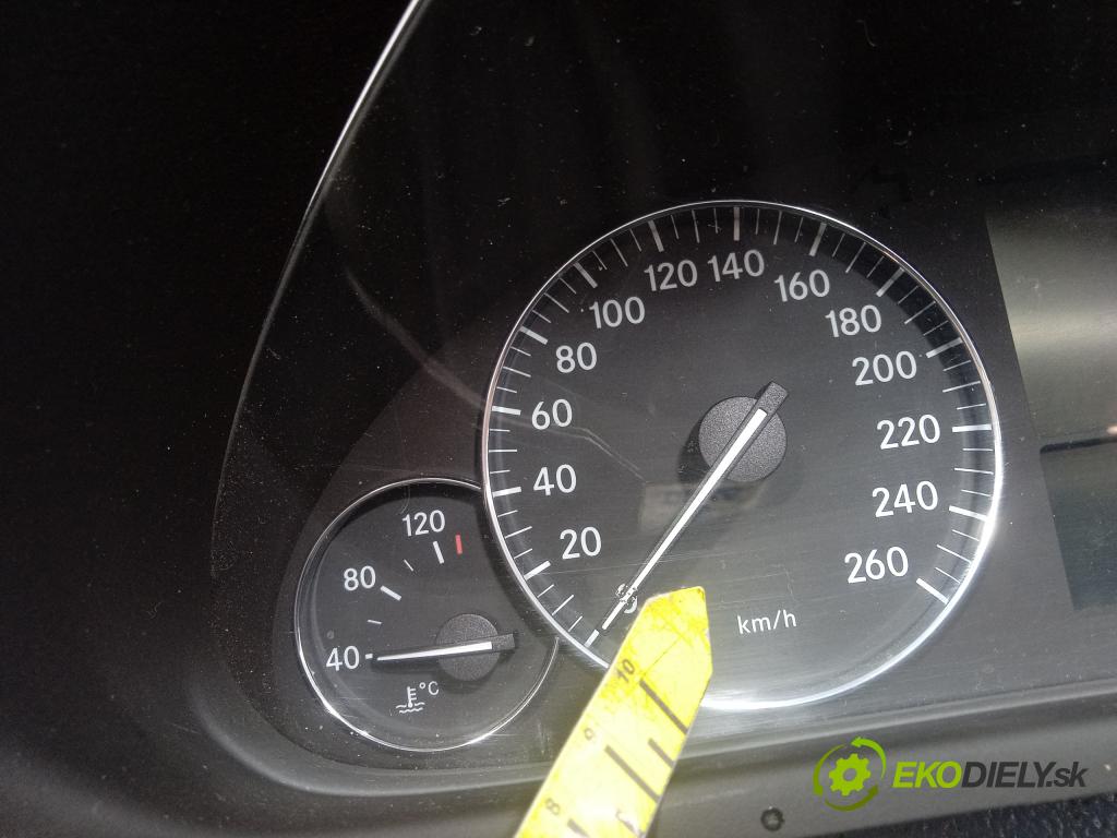 Mercedes C-klasa 2004 prístrojovka/ budíky 2035404947