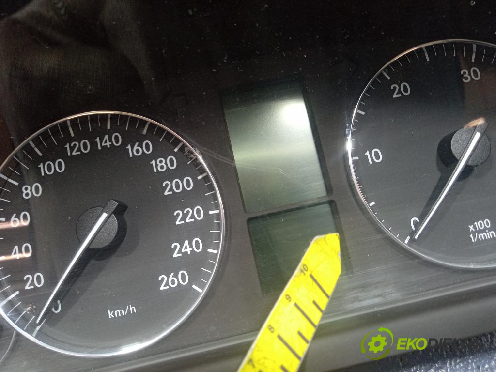 Mercedes C-klasa 2004 prístrojovka/ budíky 2035404947