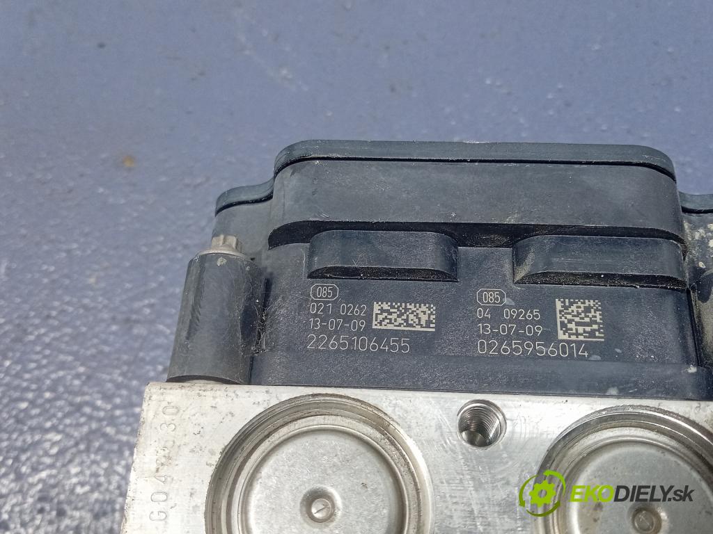 Toyota Auris 2013 čerpadlo ABS x 44540-02510