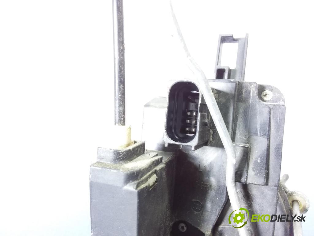 Opel Vectra 2003 zámek dveře před Levý: FB24447340