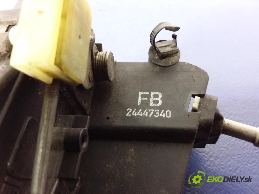 Opel Vectra 2003 zámek dveře před Levý: FB24447340