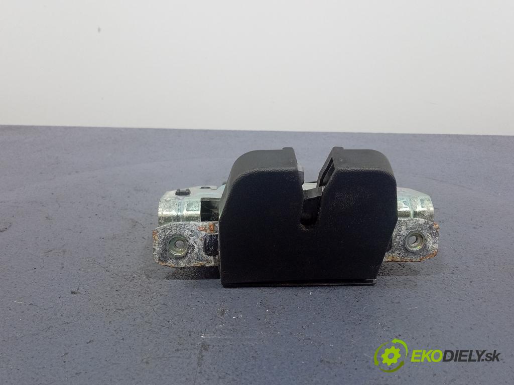 Opel Astra 2005 zámek Klapky: kufr 13117285