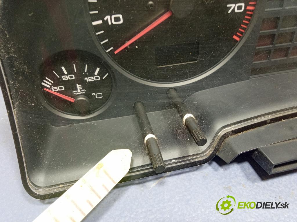 Audi 80 1992 prístrojovka/ budíky 893919067AP