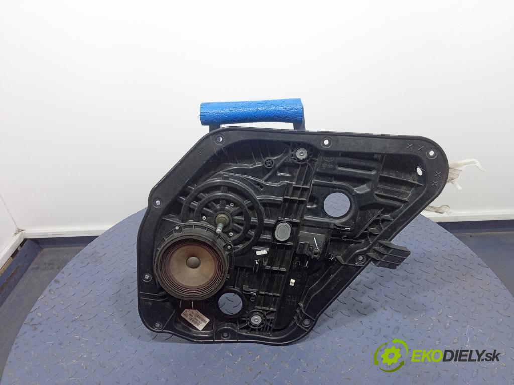 Kia Ceed 2016 mechanismus stahování Sklenka: Zad: v pravo: 83470-A2030