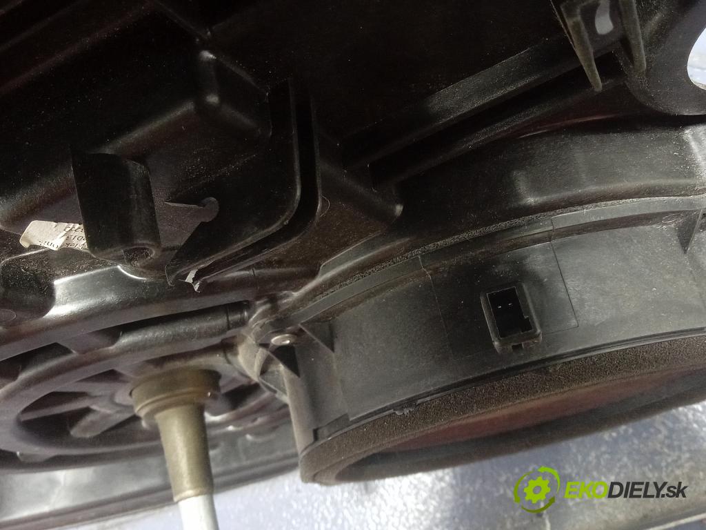 Kia Ceed 2016 mechanismus stahování Sklenka: Zad: v pravo: 83470-A2030
