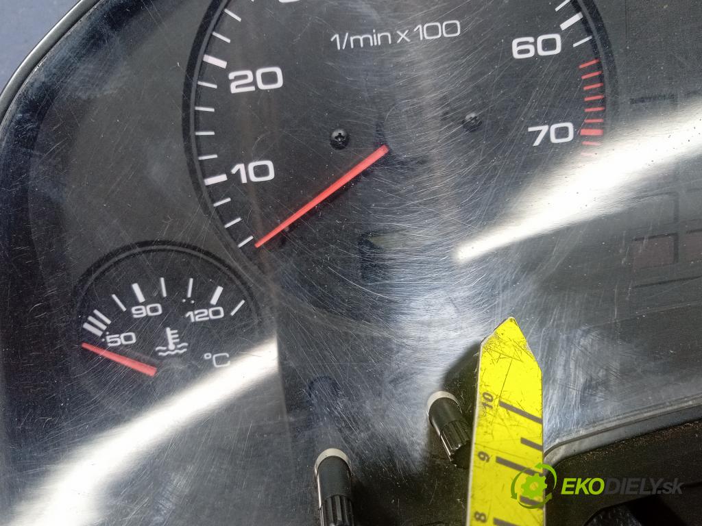 Audi 80 1990 prístrojovka/ budíky 893919033DG
