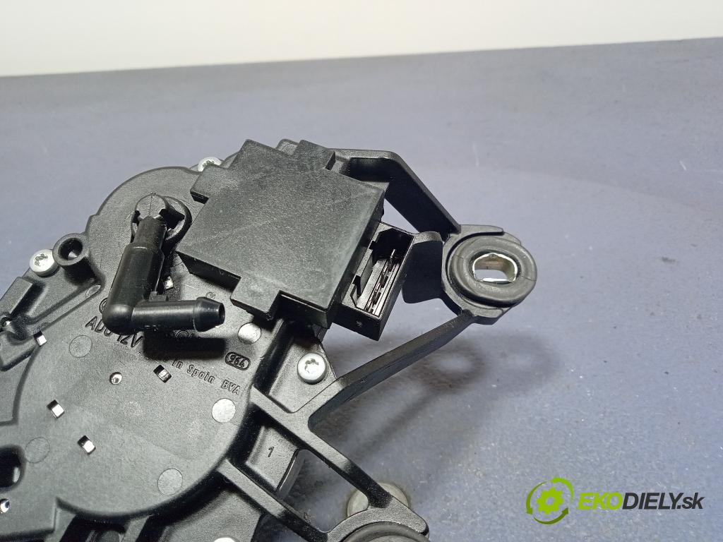Vw Passat 2001 motorek Stěrače: Zad: 0390201592