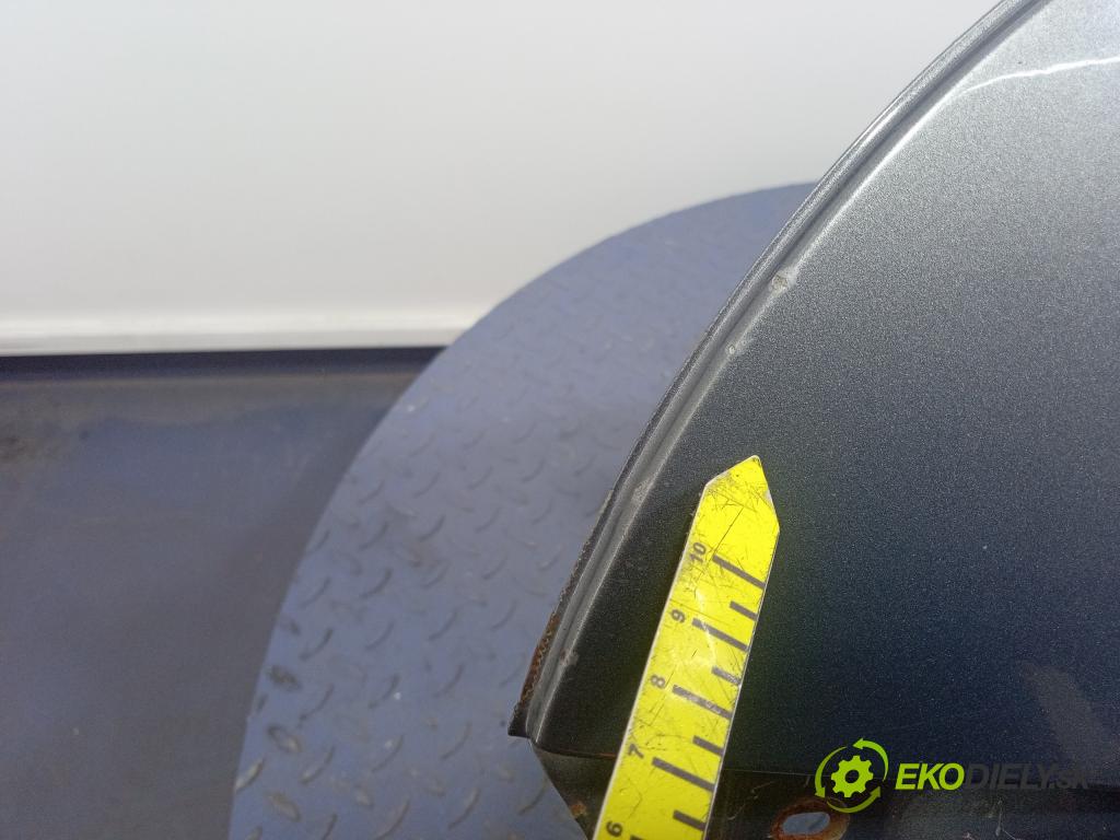 Toyota Avensis 2003 blatník Predné Vľavo: 01