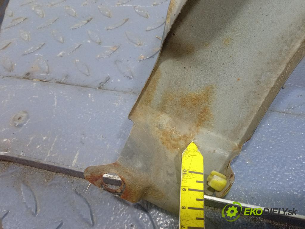 Toyota Avensis 2003 blatník Predné Vľavo: 01