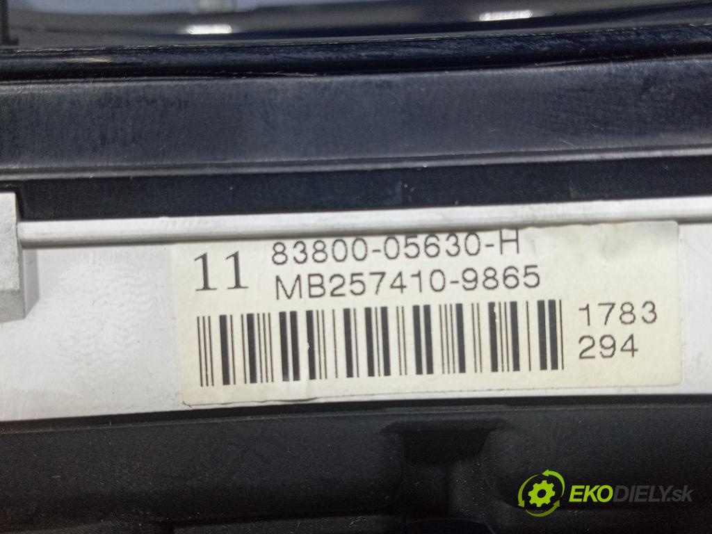 Toyota Avensis 2.0 2003 prístrojovka/ budíky 83800-05630