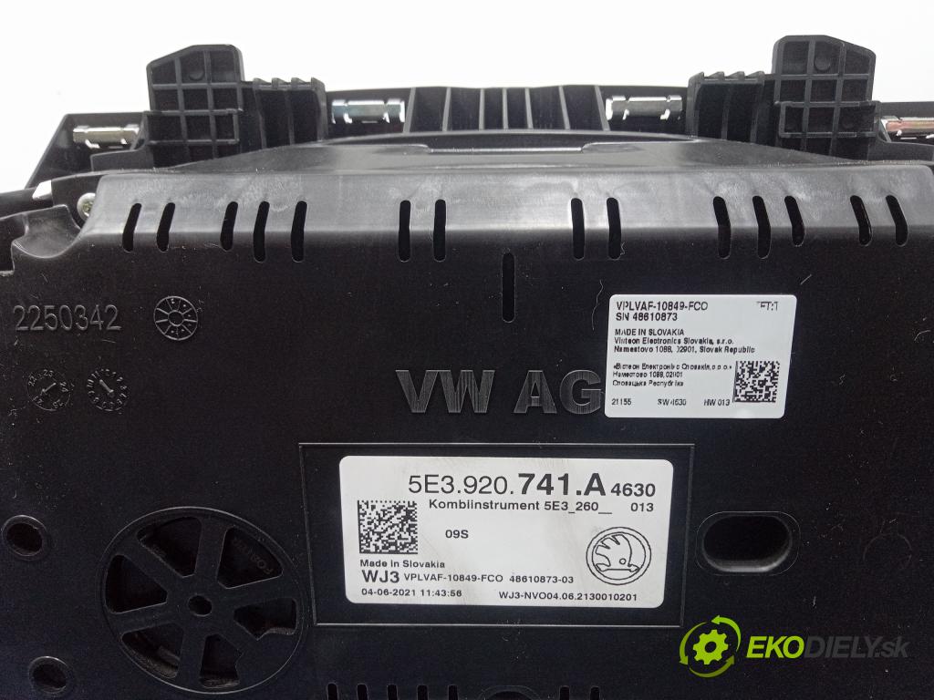 Skoda Octavia 2021 prístrojovka/ budíky 5E3920741A