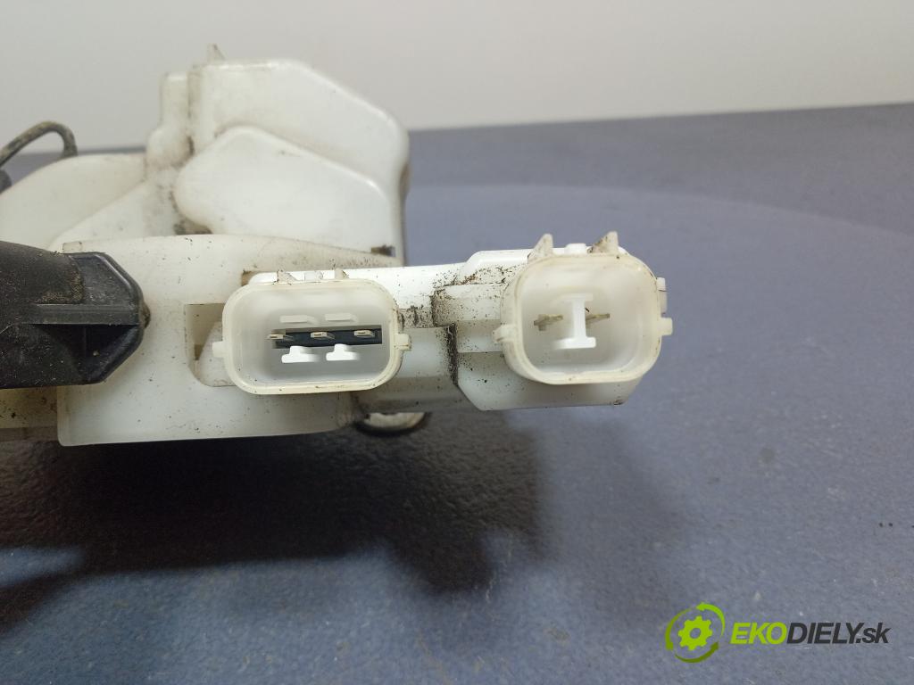 Honda Accord 2003 zámek dveře před Levý: 01