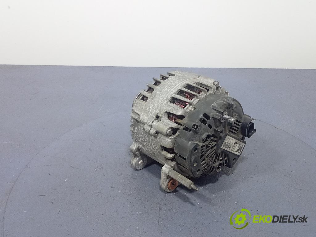 Skoda Octavia 2021 Alternator 05L903026C
