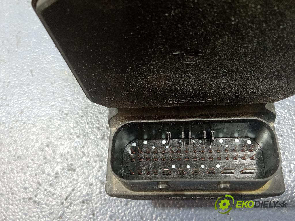 Bmw Seria 5 2002 čerpadlo ABS x 6758969
