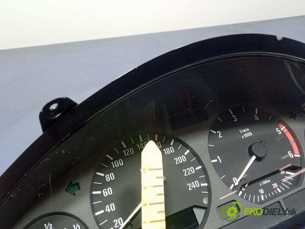 Bmw Seria 3 1996 prístrojovka/ budíky 8364380
