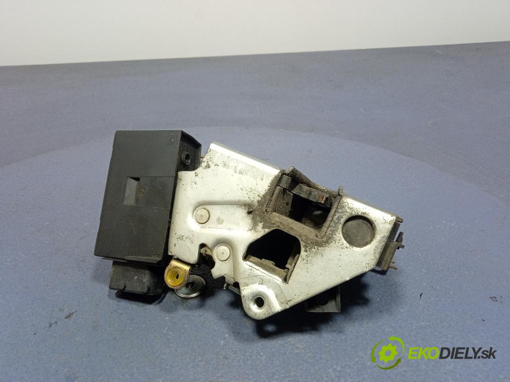 Bmw Seria 3 1996 zámek dveře před Levý: 8198038