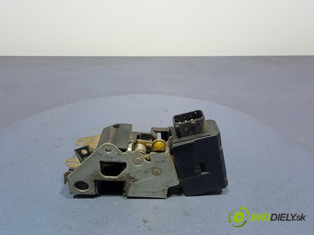 Bmw Seria 3 1996 zámek dveře před Levý: 8198038