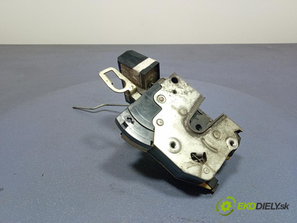 Bmw Seria 3 1996 zámek dveře před v pravo: 8122417