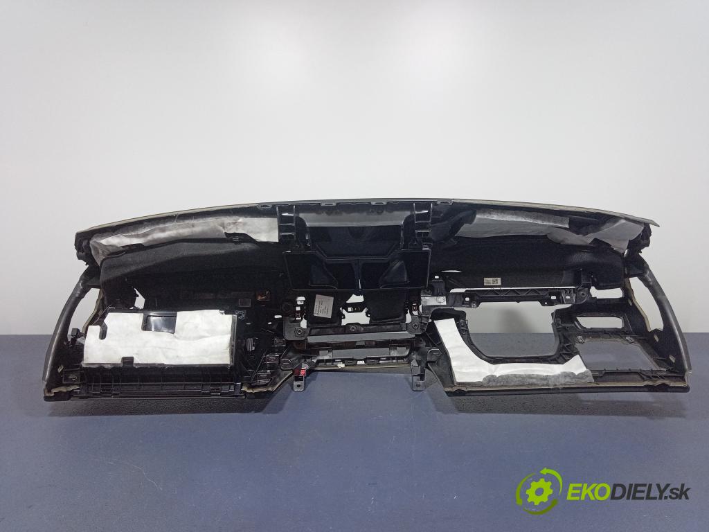 Bmw M4 2021 kokpit,pristrojová doska 6847590
