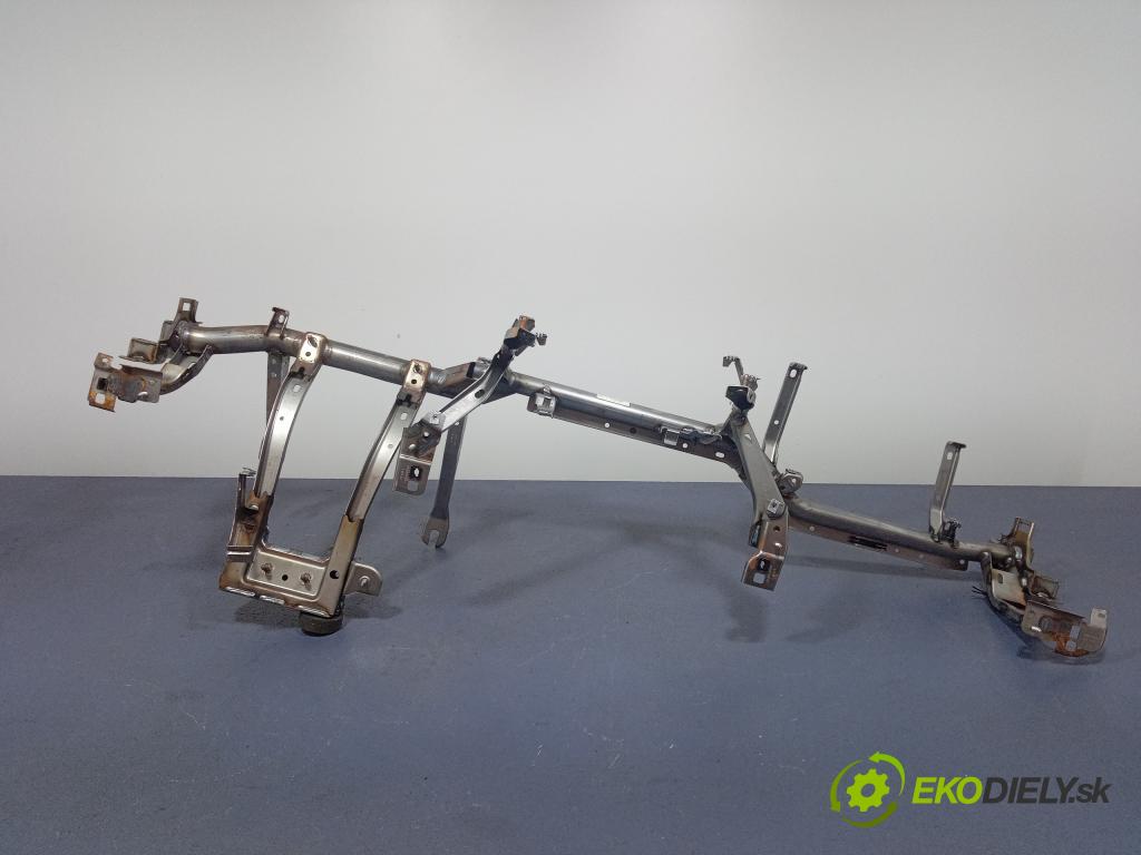 Bmw M4 2021 kokpit,pristrojová doska 6804040