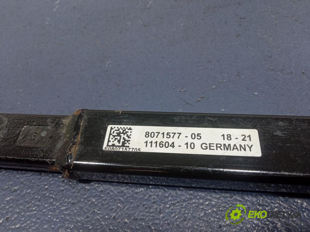 Bmw M4 2021 výztuha Čelní / stěna Přední 8071577