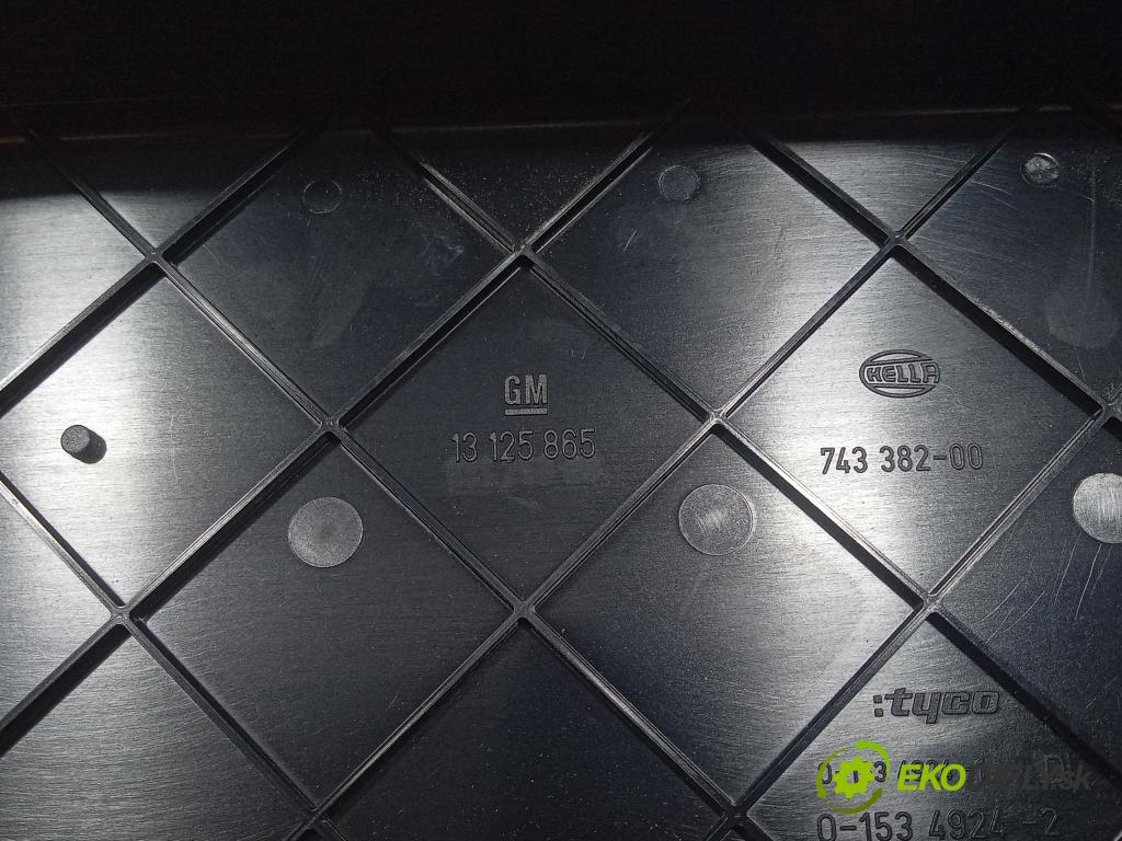 Opel Zafira 2006 skrinka Poistky: 13206755