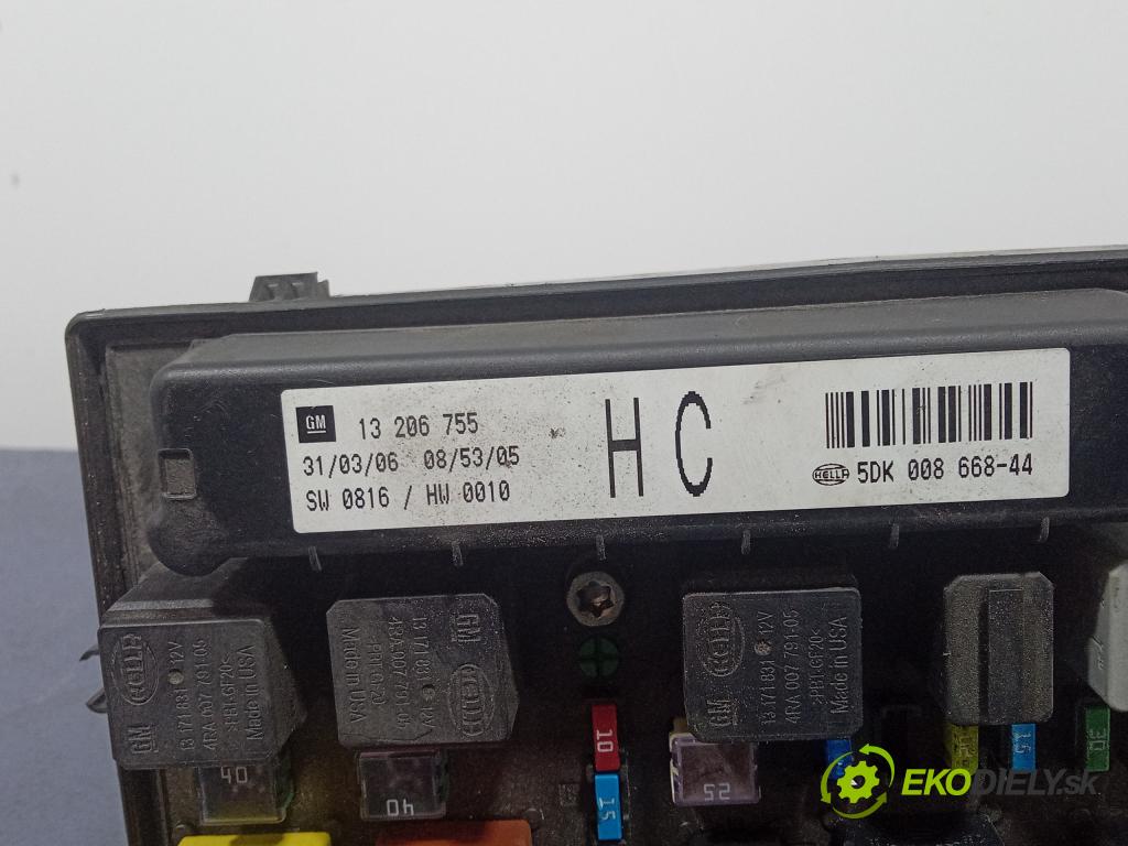 Opel Zafira 2006 skrinka Poistky: 13206755