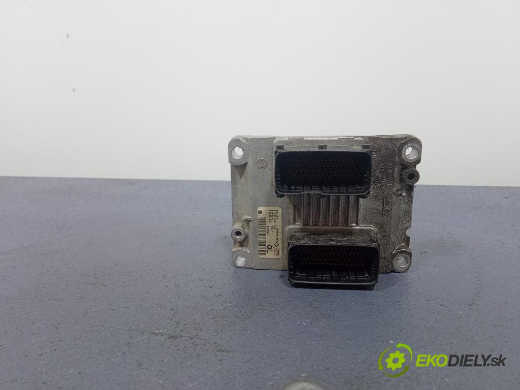 Opel Zafira 2006 riadiaca jednotka Motor: 55351134
