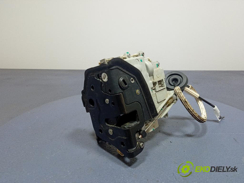 Audi Q5 2011 zámok dvere zad Vľavo: 8K0839015C